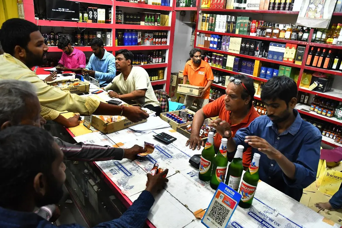 Telangana Despite price hike, revenue from liquor sale up by ₹530